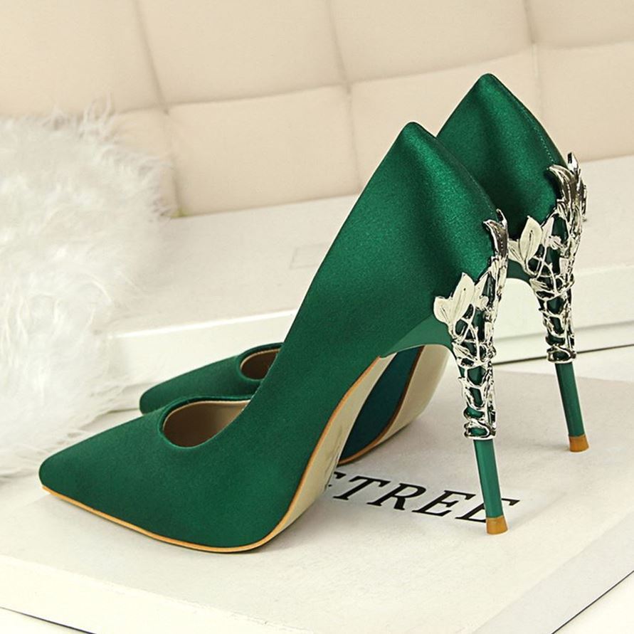 Female host bridesmaid stiletto pointed wedding shoes