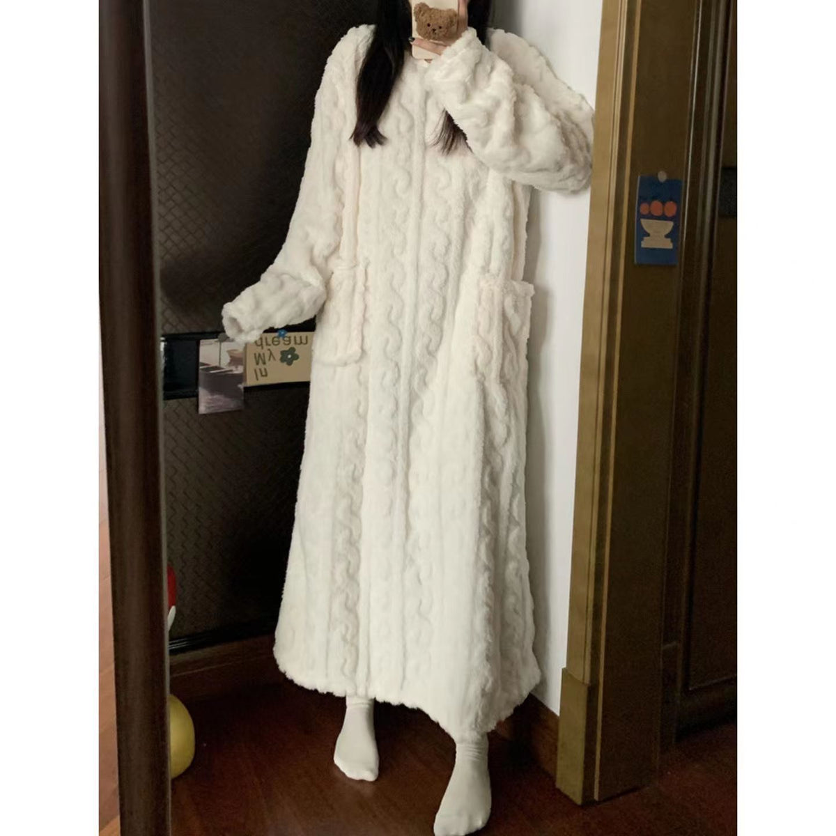 Winter Coral Fleece Sleepwear Women&#39;s Nightgown Long Night Dress Pajamas With Pockets Thickened Jacquard Dress Warm Home Clothes